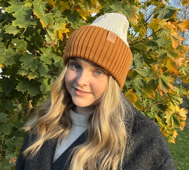 tyrabeigebrunkvadrat image